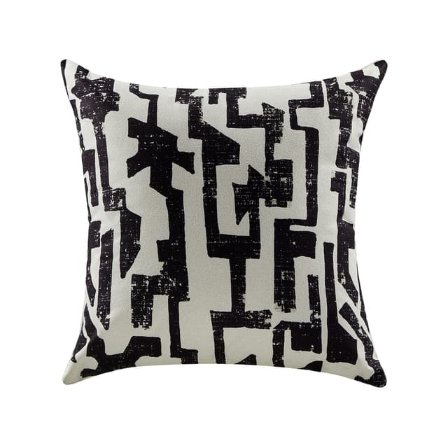 Yvonne Pillow — photo 1