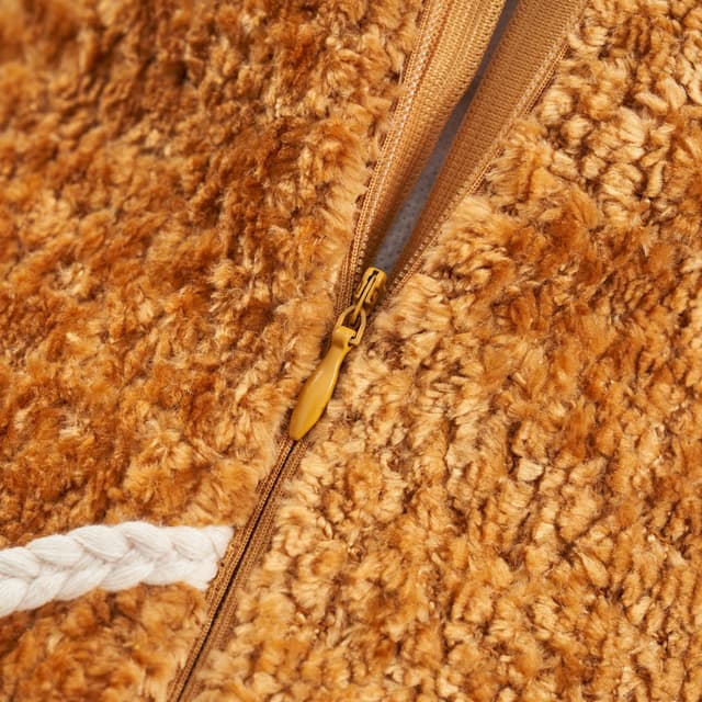 Emmanuel Pillow — photo 6
