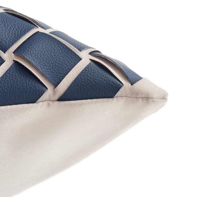 Adolphe Pillow — photo 4