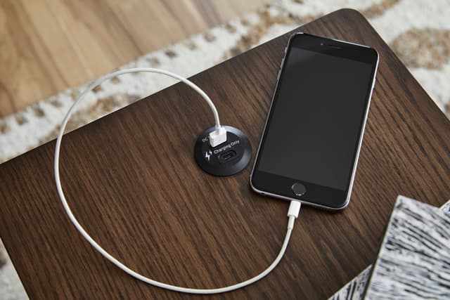 Ashley T208-217 - End Table (USB-A / USB-C Ports) — photo 3