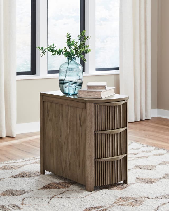 Ashley T208-317 - End Table (USB-A / USB-C Ports) — photo 1