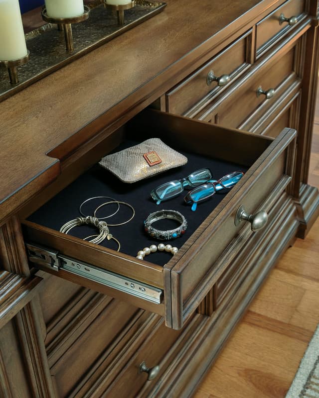 Ashley B949 - 5PC Bedroom Set — photo 3