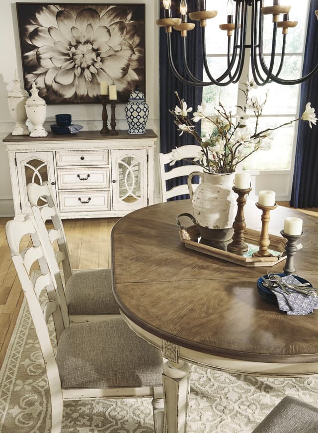 D743 - 7pc Dining Set — photo 4