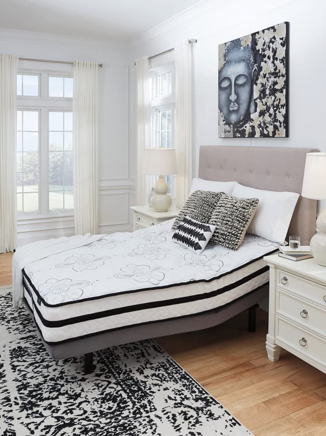 M696 - 10" Hybrid Mattress - QUEEN ONLY — photo 4