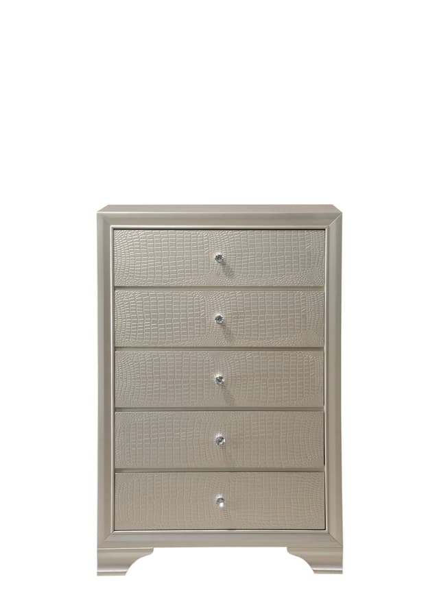 Lyssa Chest — photo 2